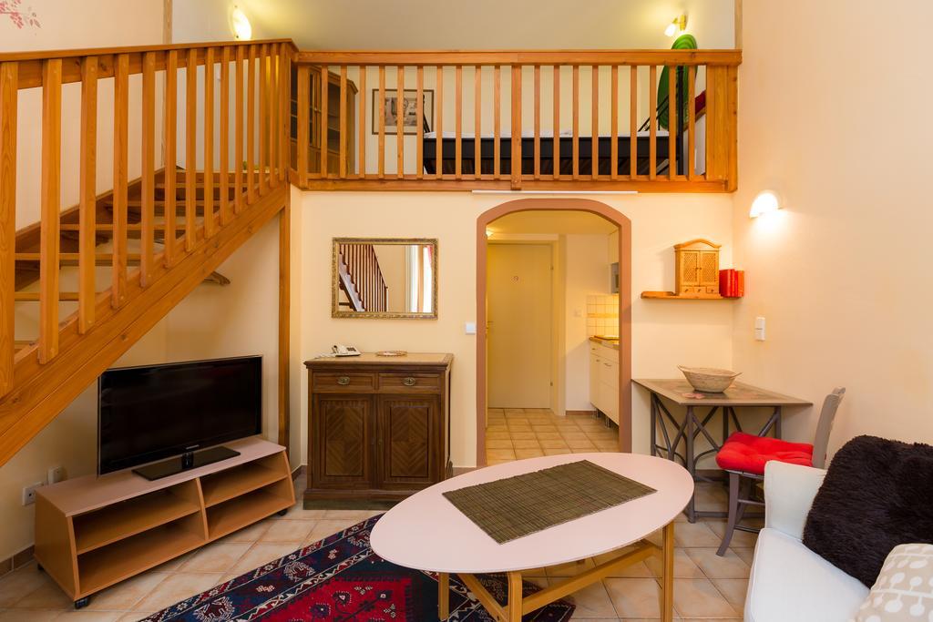Appartementhaus Witzmann Bad Voeslau Ngoại thất bức ảnh