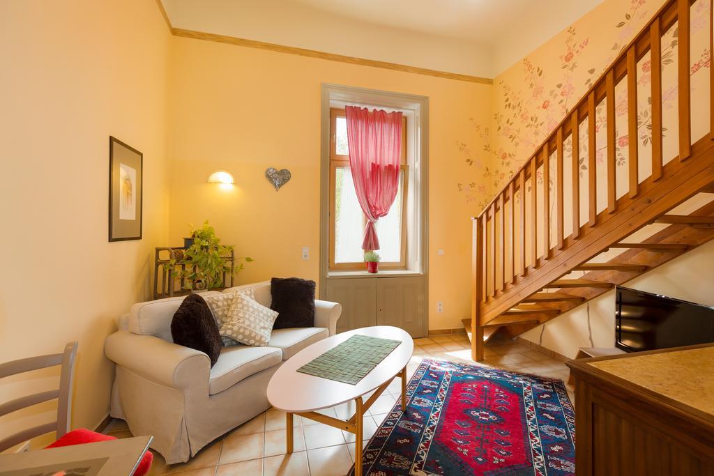 Appartementhaus Witzmann Bad Voeslau Ngoại thất bức ảnh