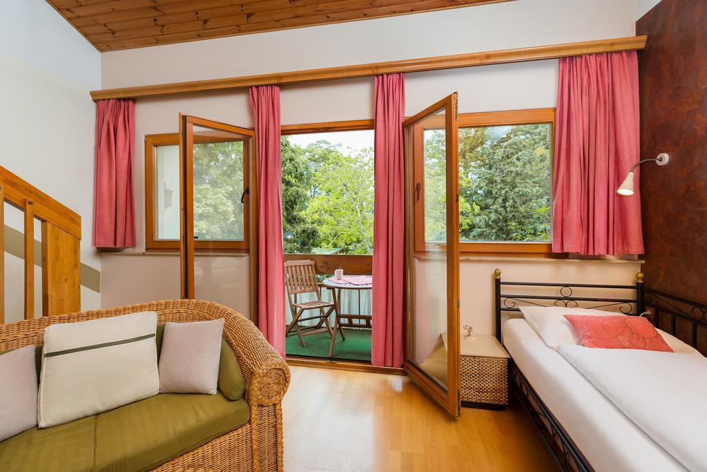 Appartementhaus Witzmann Bad Voeslau Ngoại thất bức ảnh