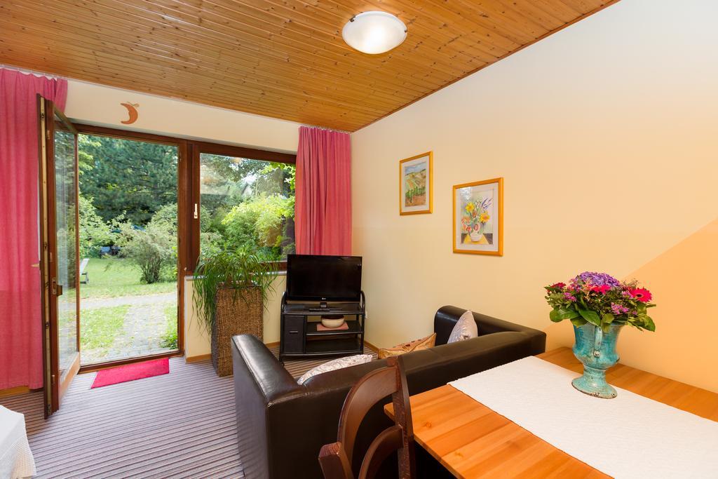 Appartementhaus Witzmann Bad Voeslau Ngoại thất bức ảnh